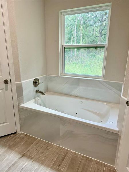 Nice jetted soaking tub