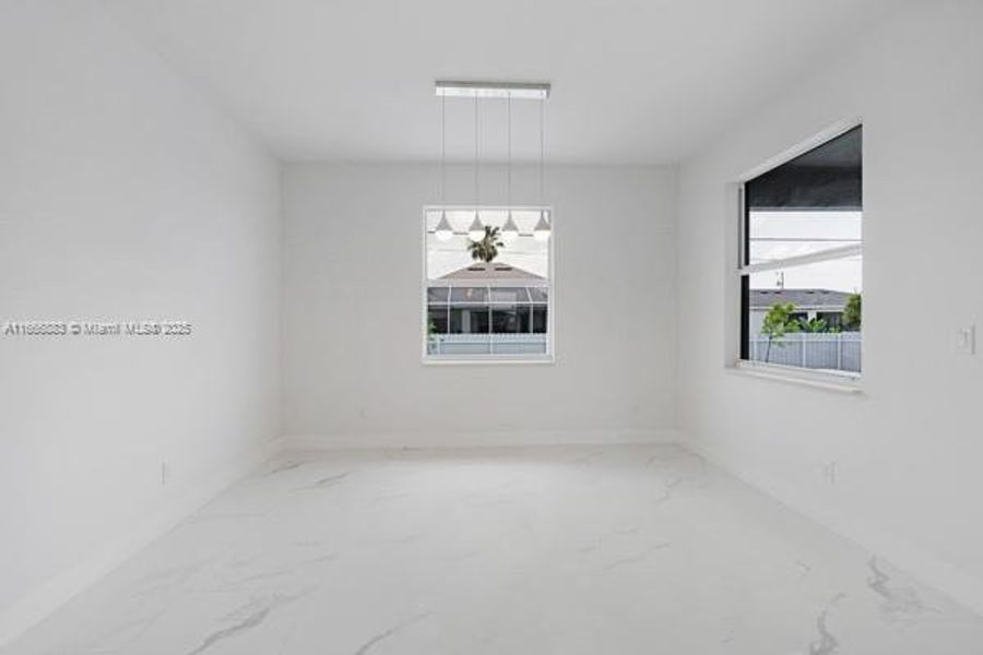 Spacious, unfurnished interior of a new home in , Cape Coral (Image 28).
