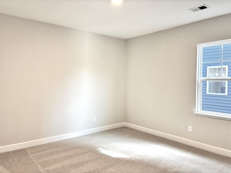 Spacious, unfurnished interior of a new home in Holly Ridge, Greenville (Image 16). Spacious, unfurnished interior of a new home in Holly Ridge, Greenville (Image 16).
