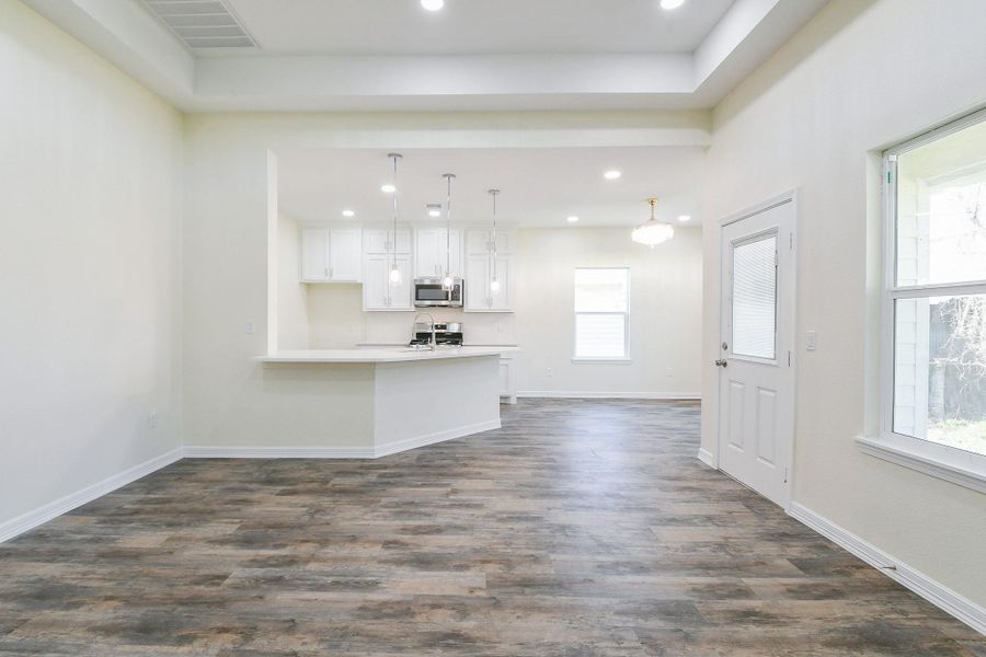 Spacious, unfurnished interior of a new home in , Galena Park (Image 23).