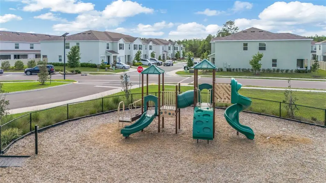 Community amenities in , Land O' Lakes (Image 28).