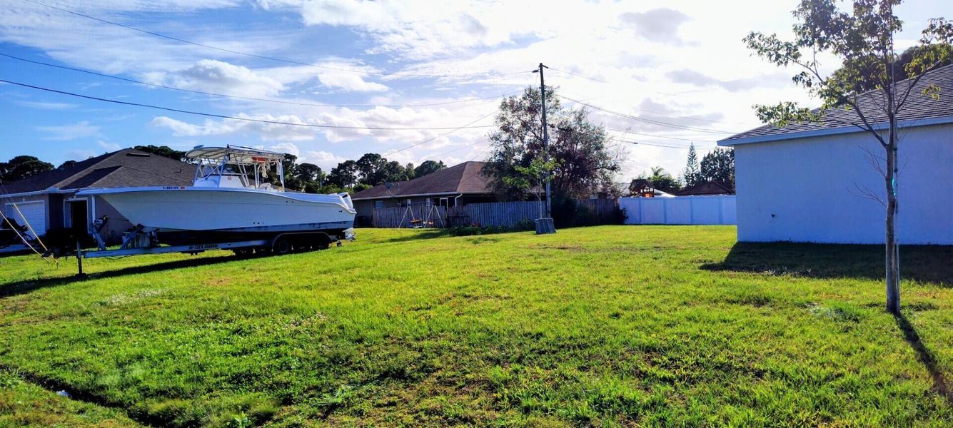 Exterior details and patio area of a home in , Port St. Lucie (Image 23).