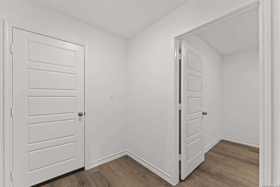 Spacious, unfurnished interior of a new home in Dove Song, Marion (Image 31).