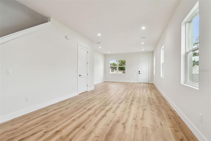 Spacious, unfurnished interior of a new home in , St. Petersburg (Image 19). Spacious, unfurnished interior of a new home in , St. Petersburg (Image 19).