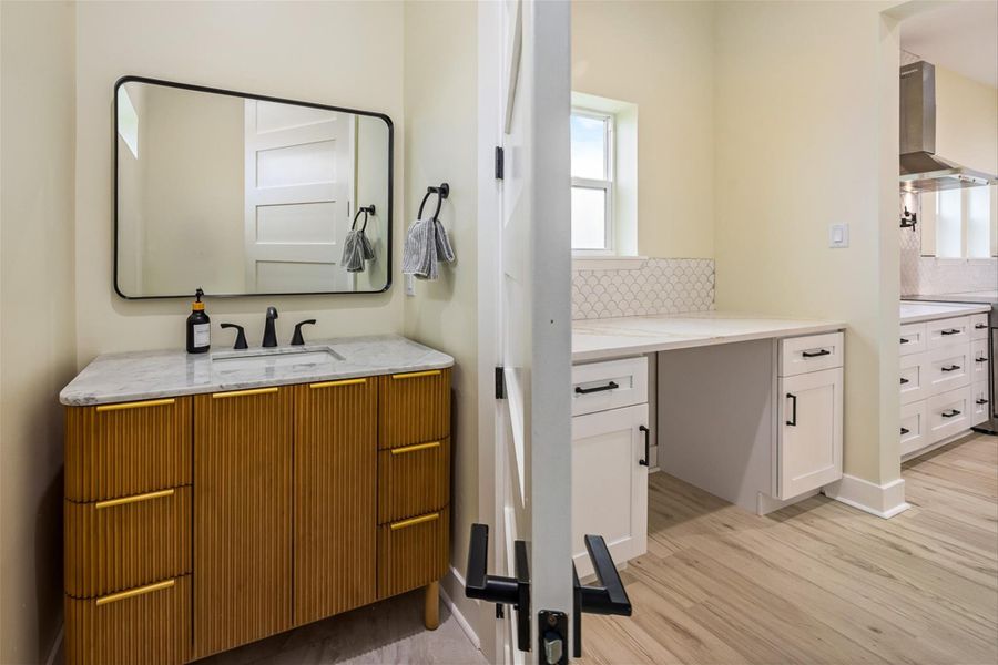 Furnished interior view inside a new home in , Galveston (Image 28).