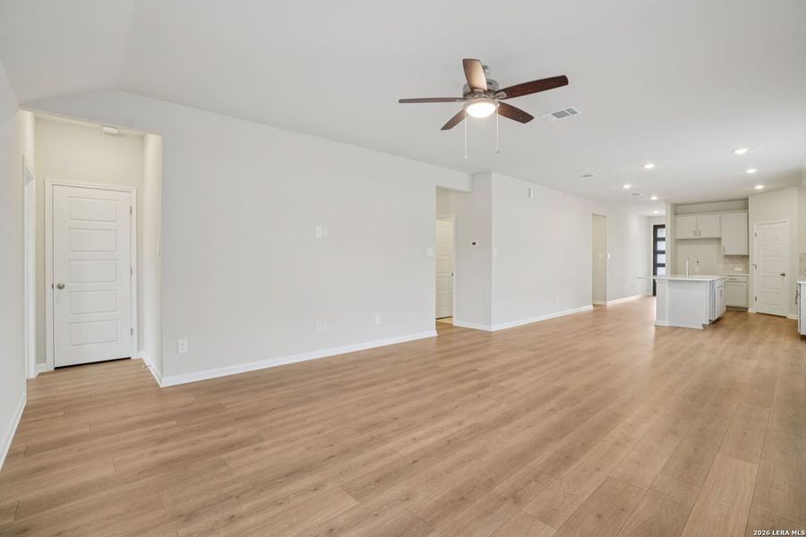Spacious, unfurnished interior of a new home in Sagebrooke - Premier Series, San Antonio (Image 33).