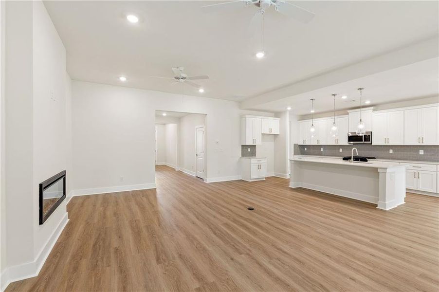 Spacious, unfurnished interior of a new home in Bay Creek Overlook, Loganville (Image 26).