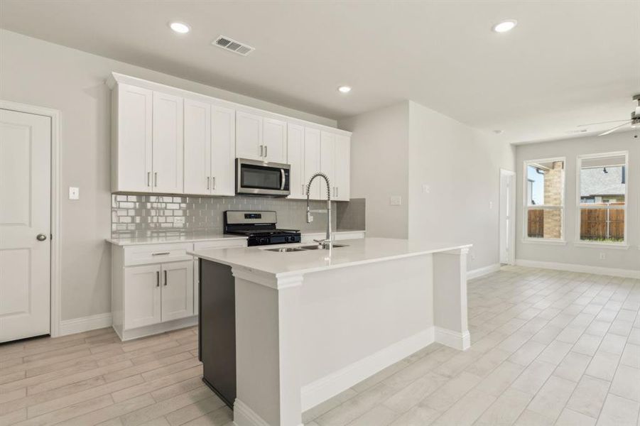 Furnished interior view inside a new home in Santorini, Seagoville (Image 12). Furnished interior view inside a new home in Santorini, Seagoville (Image 12).
