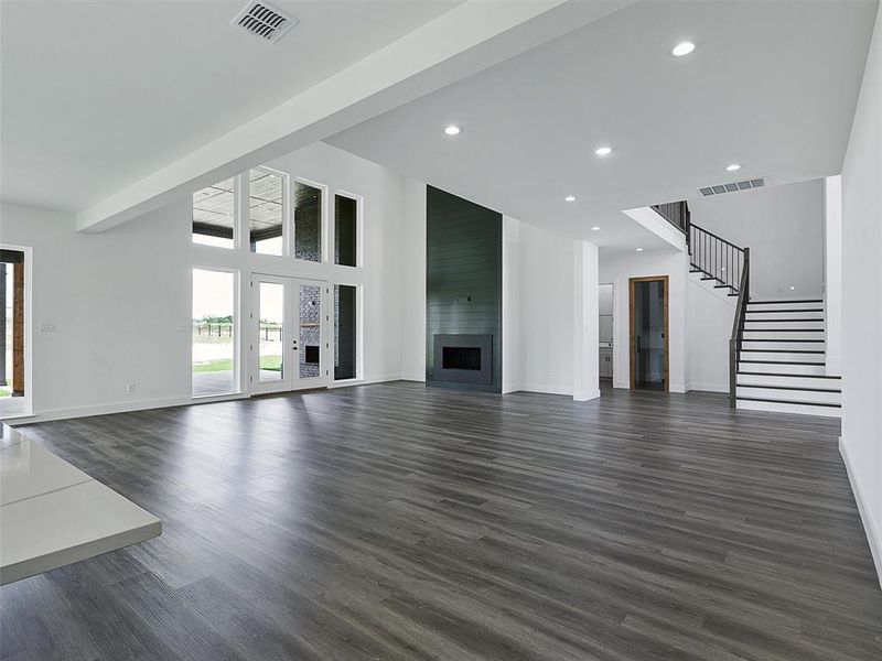 Spacious, unfurnished interior of a new home in , Gunter (Image 34).