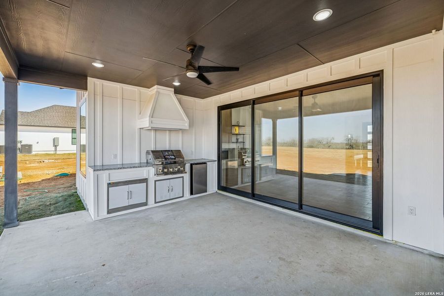 Exterior details and patio area of a home in , Floresville (Image 3).