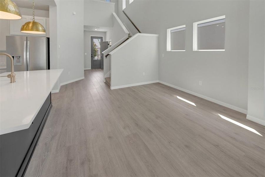 Spacious, unfurnished interior of a new home in Eastlyn, Bradenton (Image 9).