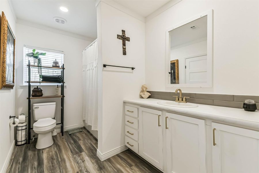 Full bathroom. Stylish and modern fixtures & cabinets