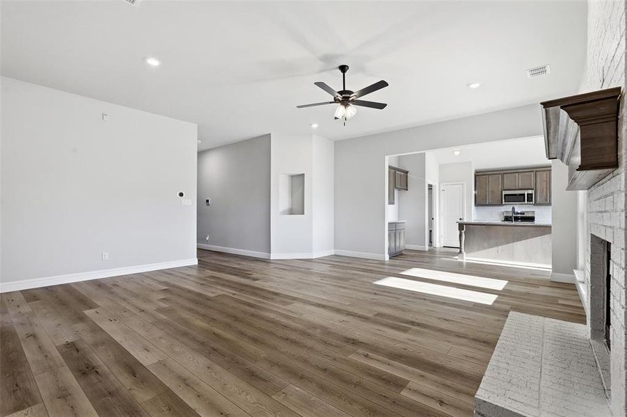 Spacious, unfurnished interior of a new home in Stoneview, Glen Rose (Image 27). Spacious, unfurnished interior of a new home in Stoneview, Glen Rose (Image 27).