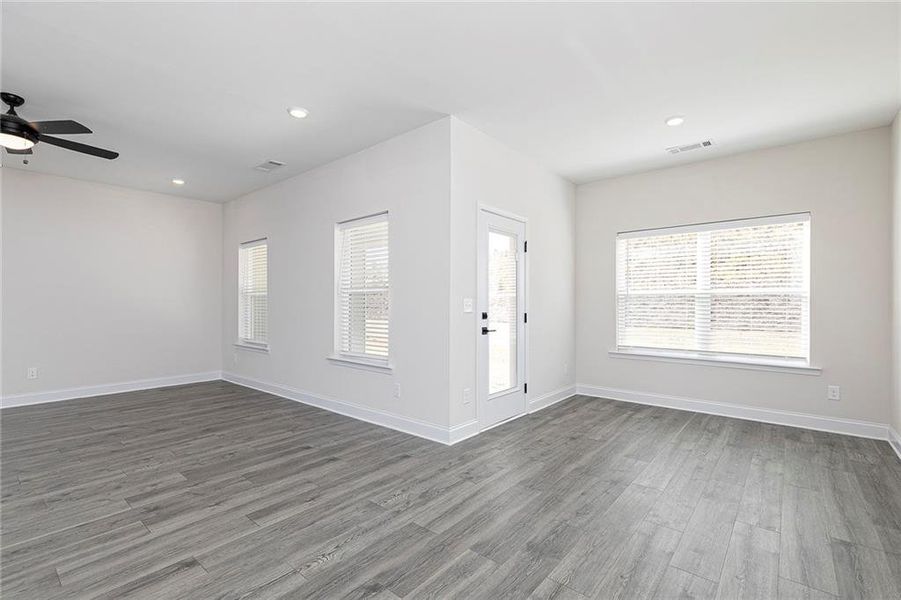 Spacious, unfurnished interior of a new home in Mount Tabor Pointe, Dallas (Image 16).
