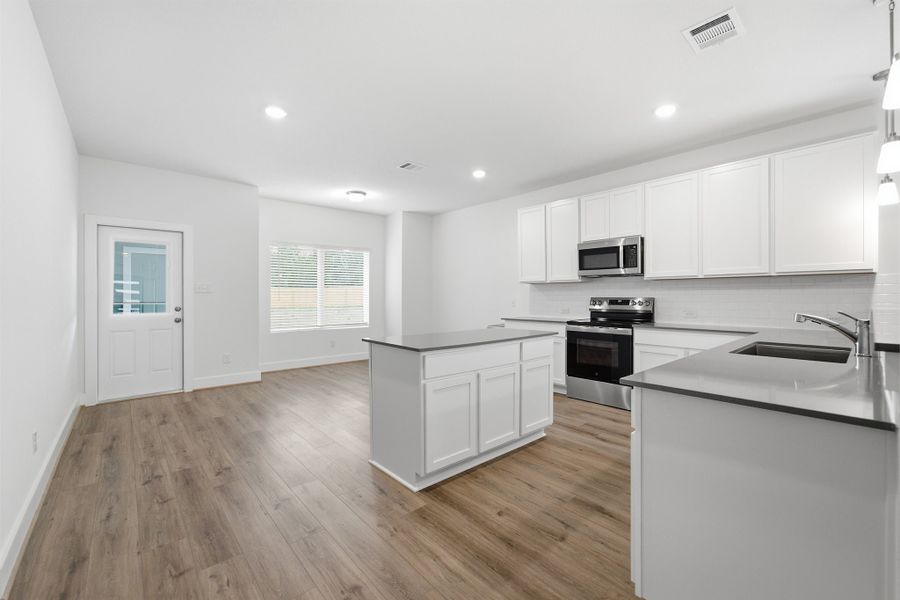 Furnished interior view inside a new home in Sanctuary, Salado (Image 9).