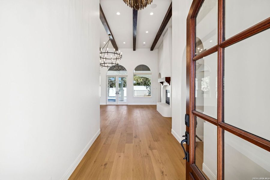 Spacious, unfurnished interior of a new home in , San Antonio (Image 77).