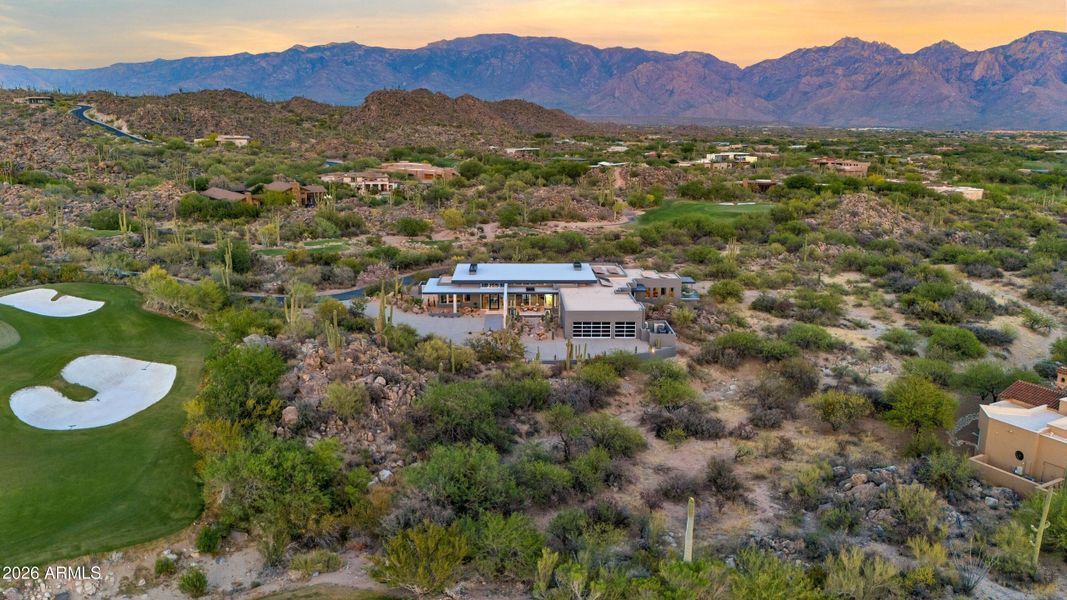 Surrounded by Greens but completely Priv