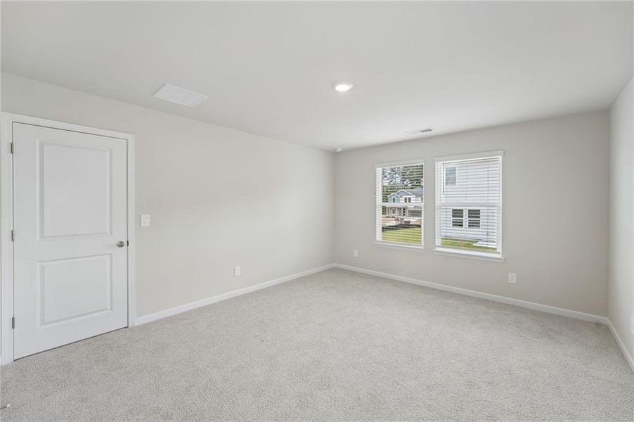 Spacious, unfurnished interior of a new home in Northwoods at Mirror Lake, Villa Rica (Image 47).