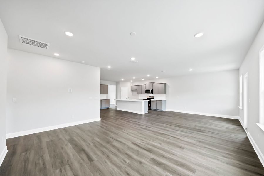 Spacious, unfurnished interior of a new home in Monroe Preserve, Chapin (Image 40).