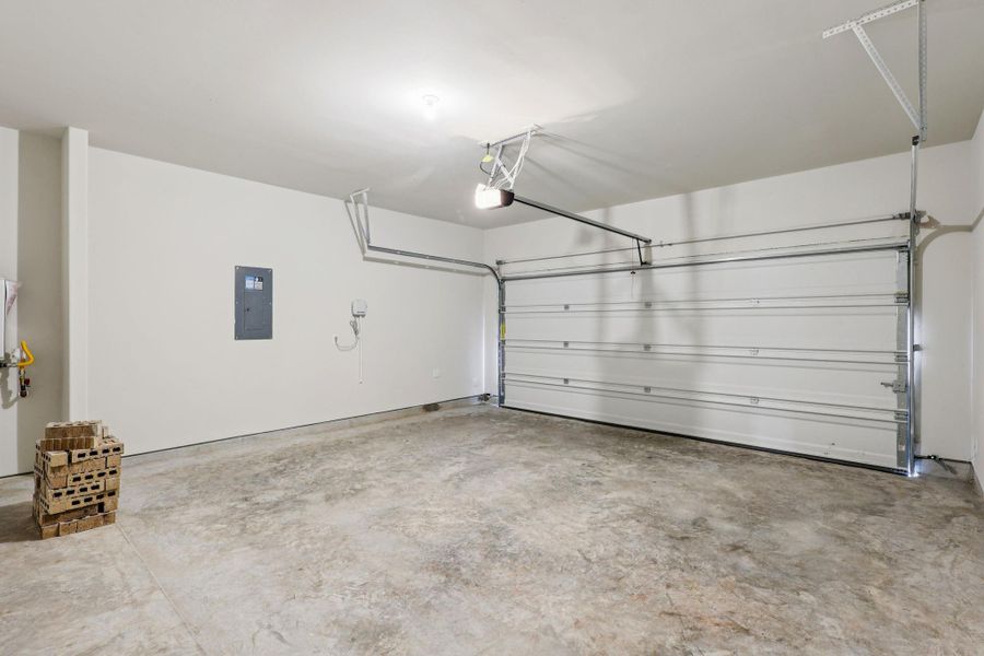 Spacious, unfurnished interior of a new home in Landing Meadows - Premier Series, New Caney (Image 14). Spacious, unfurnished interior of a new home in Landing Meadows - Premier Series, New Caney (Image 14).