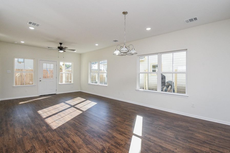 Spacious, unfurnished interior of a new home in , Houston (Image 27).