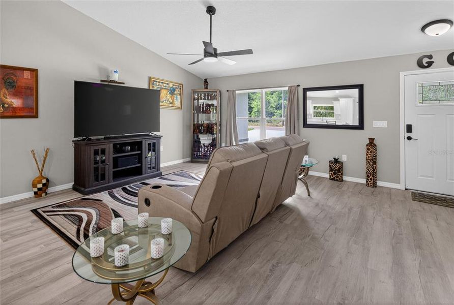 Furnished interior view inside a new home in , Ocklawaha (Image 10).