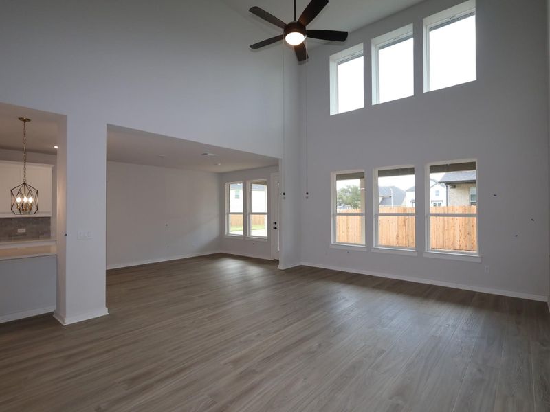 Spacious, unfurnished interior of a new home in Edgewood, Leander (Image 13).