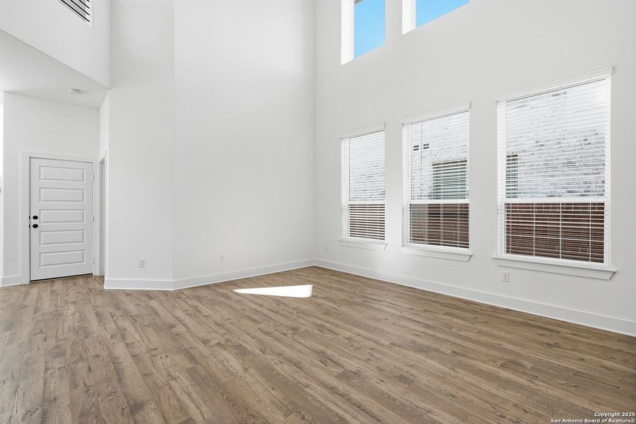 Spacious, unfurnished interior of a new home in Stillwater Ranch, San Antonio (Image 37). Spacious, unfurnished interior of a new home in Stillwater Ranch, San Antonio (Image 37).