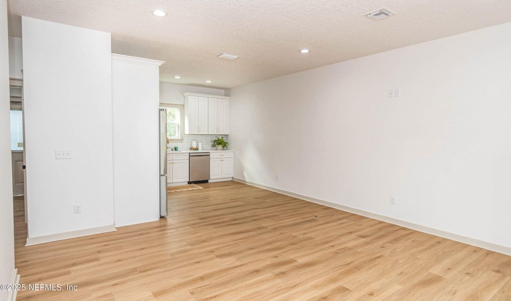 Spacious, unfurnished interior of a new home in , Glen St. Mary (Image 14).