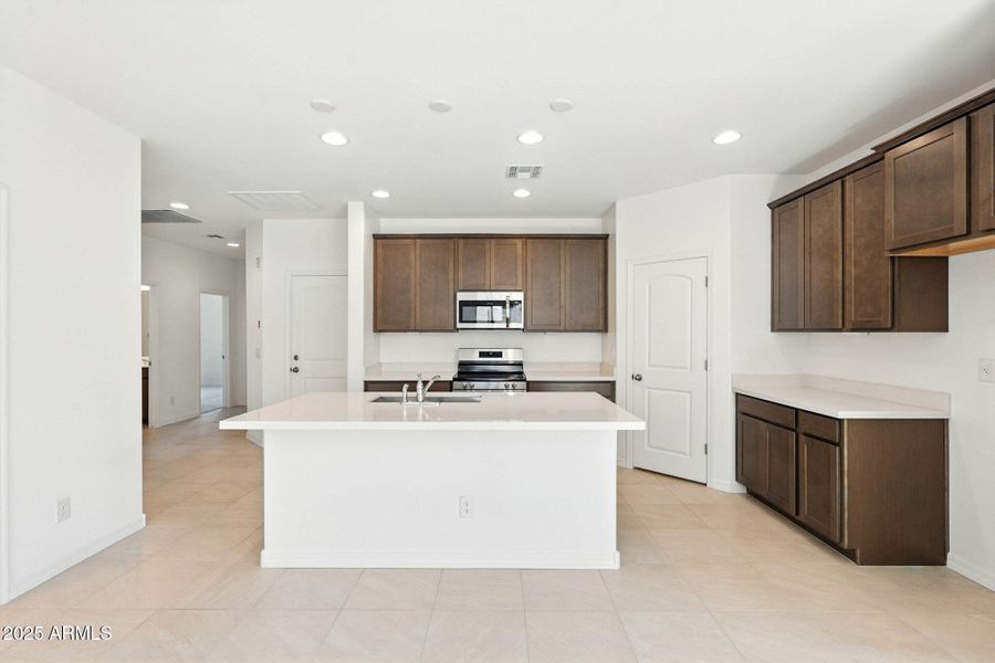 16-web-or-mls-Hilton-16 (2) 16-web-or-mls-Hilton-16 (2)