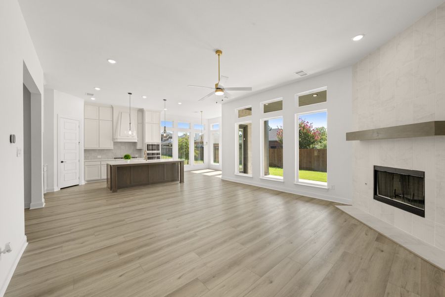 Spacious, unfurnished interior of a new home in Panchasarp Farms, Burleson (Image 27). Spacious, unfurnished interior of a new home in Panchasarp Farms, Burleson (Image 27).