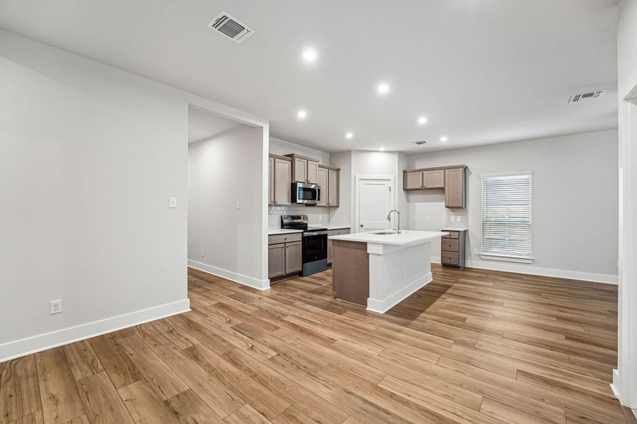 Furnished interior view inside a new home in Three Creeks, Belton (Image 5).