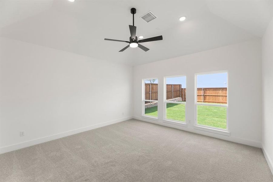Spacious, unfurnished interior of a new home in Inspiration, Lucas (Image 29).