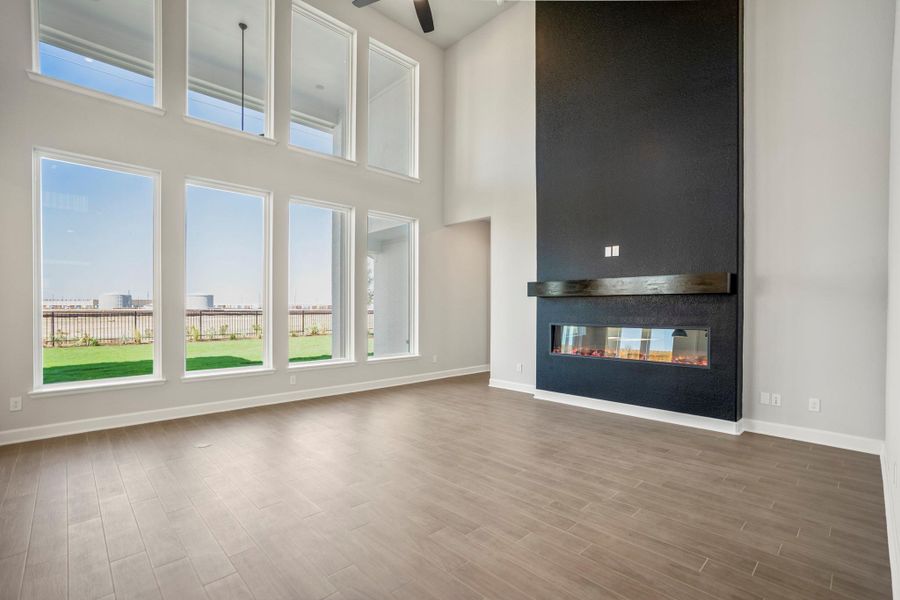 Spacious, unfurnished interior of a new home in Jordan Ranch 70' Lots, Fulshear (Image 33).