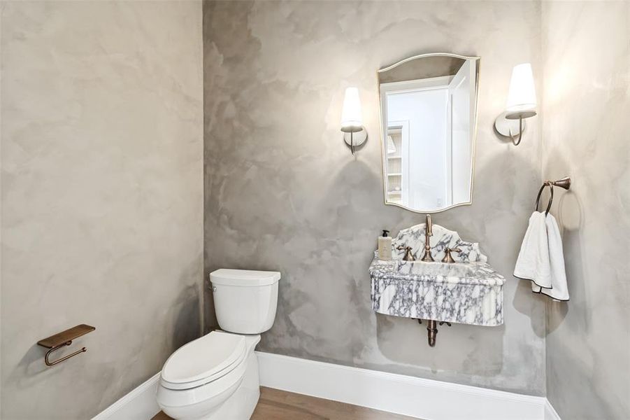 Furnished interior view inside a new home in , Richardson (Image 18).