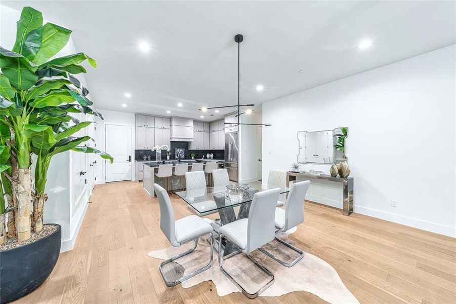 Furnished interior view inside a new home in , Dallas (Image 14). Furnished interior view inside a new home in , Dallas (Image 14).