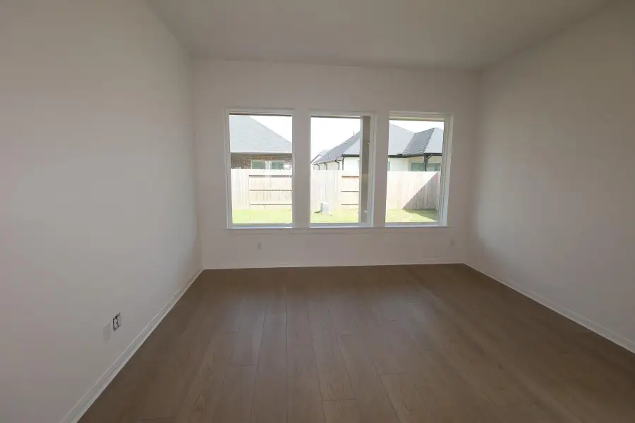 Spacious, unfurnished interior of a new home in Brookewater - Terrace Collection, Rosenberg (Image 4).