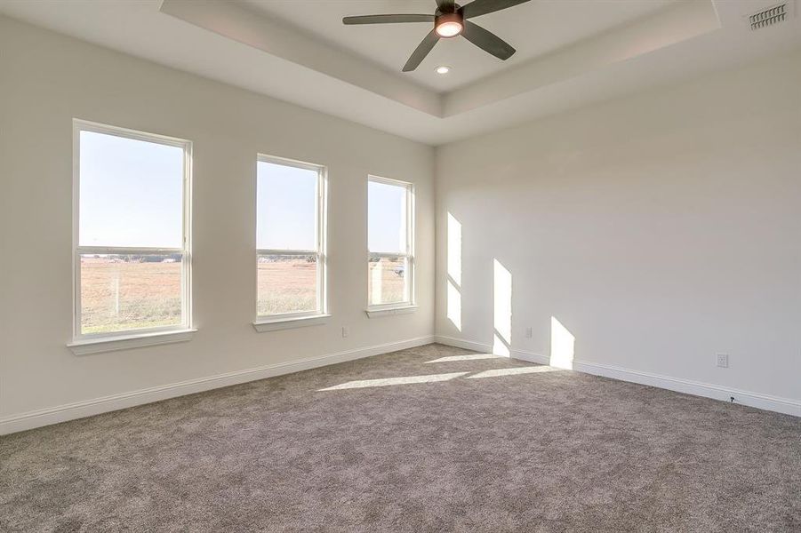 Spacious, unfurnished interior of a new home in , Grandview (Image 20).