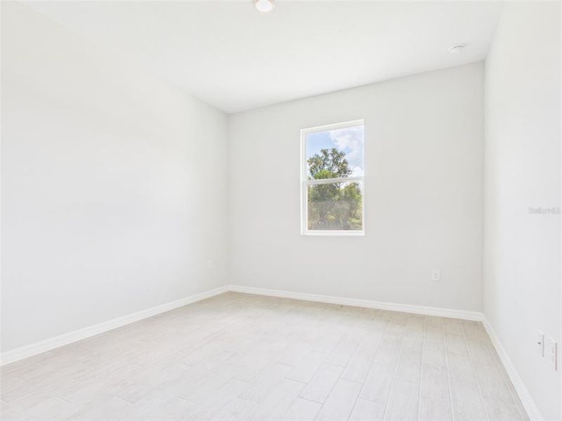 Spacious, unfurnished interior of a new home in , Ocala (Image 12).