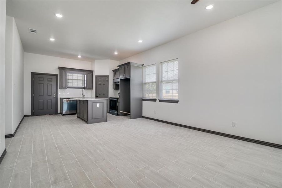 Image 27 of a home in .