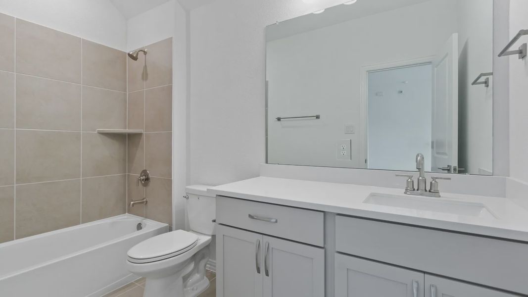 Representative furnished interior of a home built from the Maui by DRB Homes in Clear Creek, New Braunfels (Image 12).