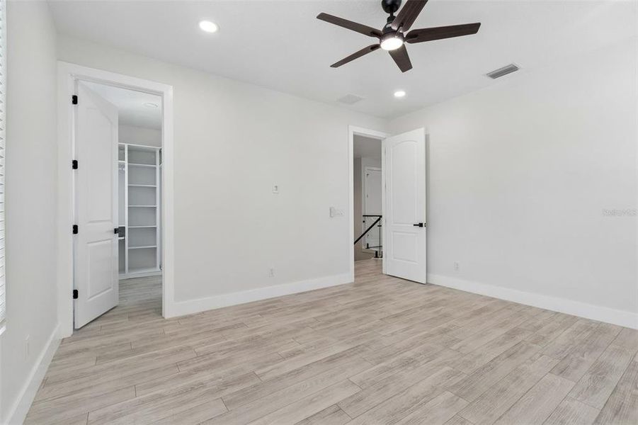 Spacious, unfurnished interior of a new home in , Tampa (Image 66).
