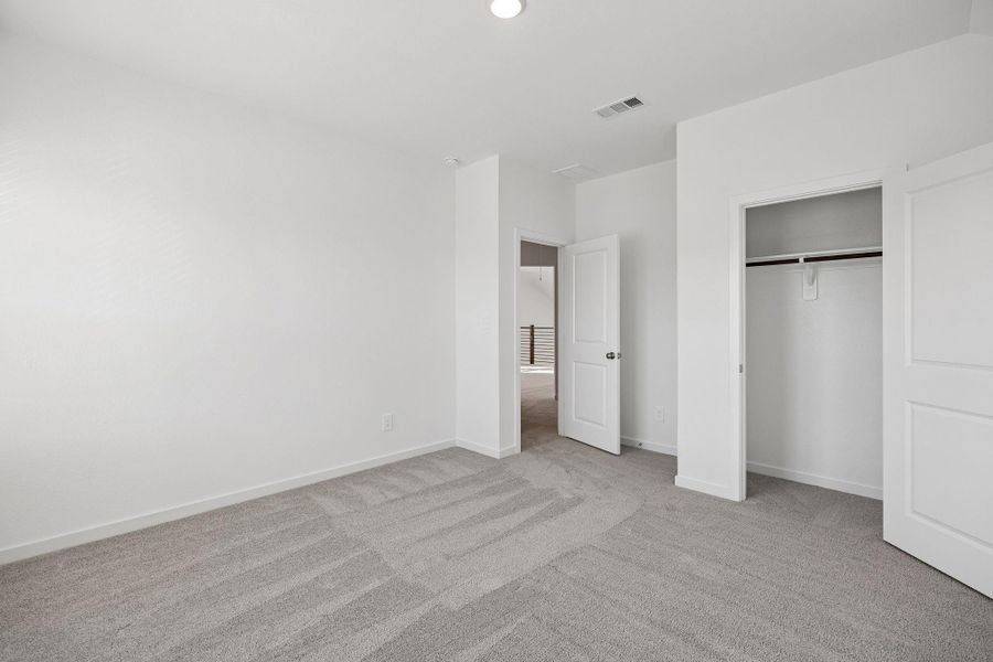 Spacious, unfurnished interior of a new home in Montgomery Bend, Montgomery (Image 12).
