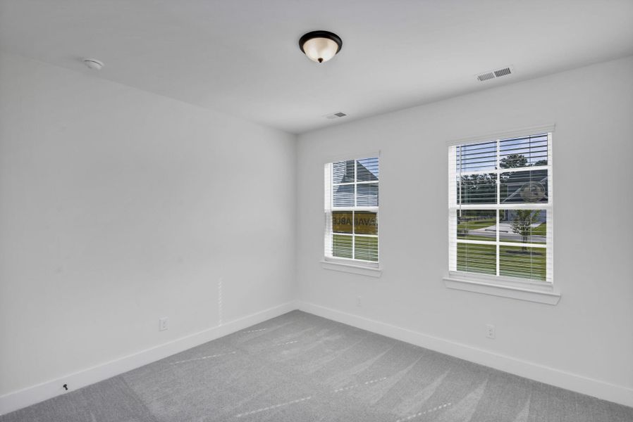 Spacious, unfurnished interior of a new home in Ferry Grove, Lexington (Image 13).