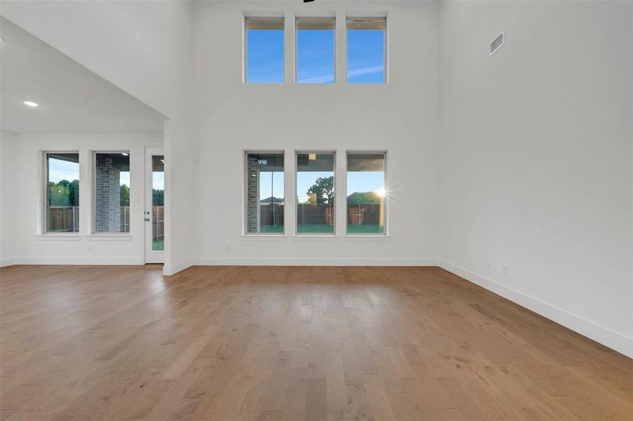 Spacious, unfurnished interior of a new home in Lilyana, Celina (Image 26).