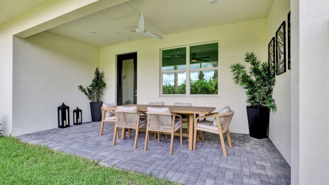 Sycamore Covered Lanai