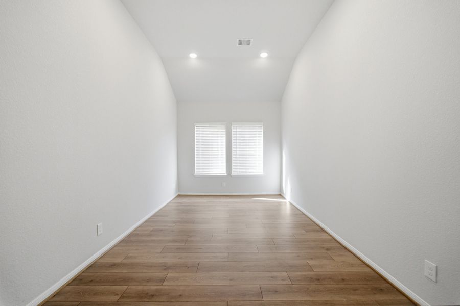 Spacious, unfurnished interior of a new home in Ashland, Texas City (Image 16). Spacious, unfurnished interior of a new home in Ashland, Texas City (Image 16).