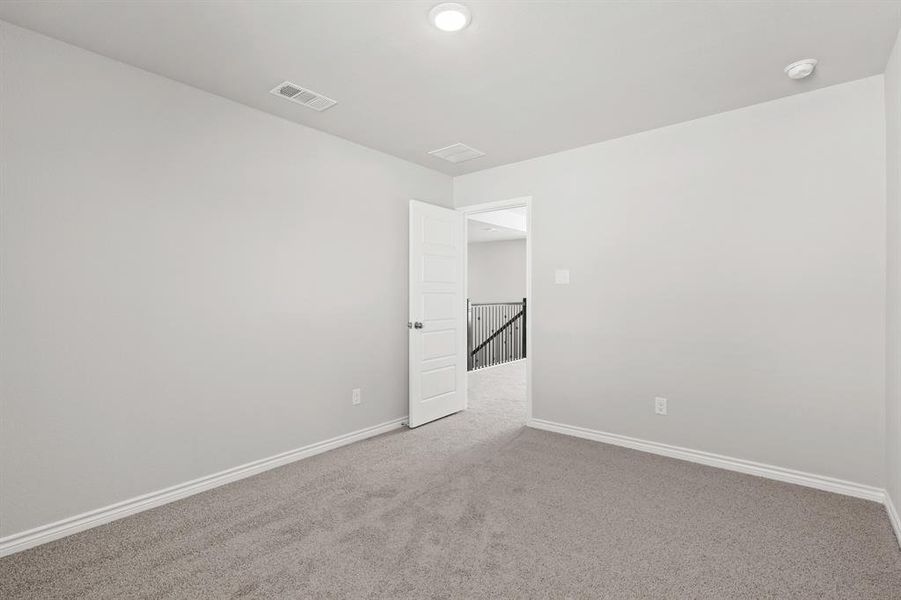 Spacious, unfurnished interior of a new home in Deer Creek, Crowley (Image 29).