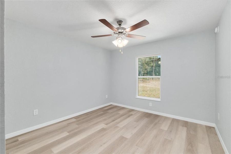 Spacious, unfurnished interior of a new home in , Dunnellon (Image 23).