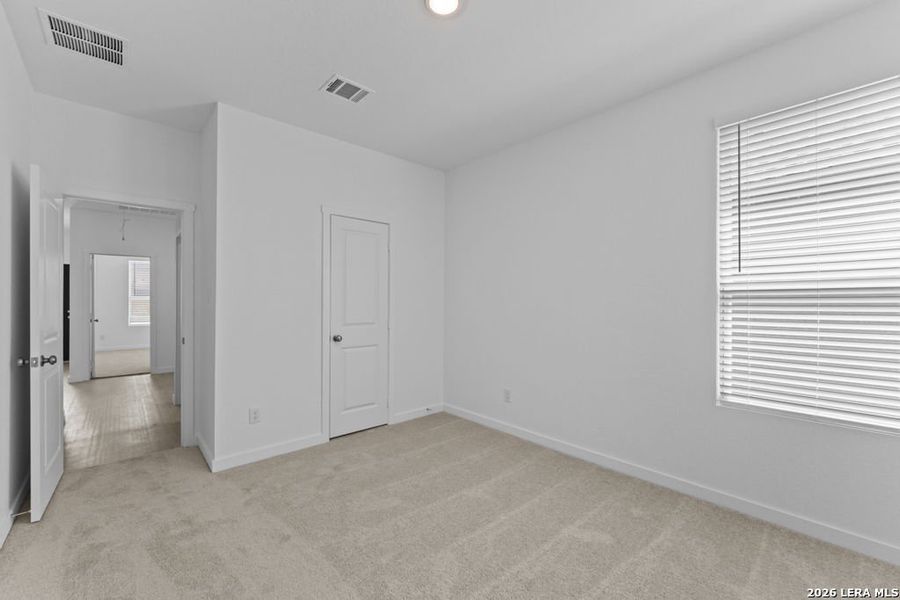 Spacious, unfurnished interior of a new home in Espada, San Antonio (Image 20).
